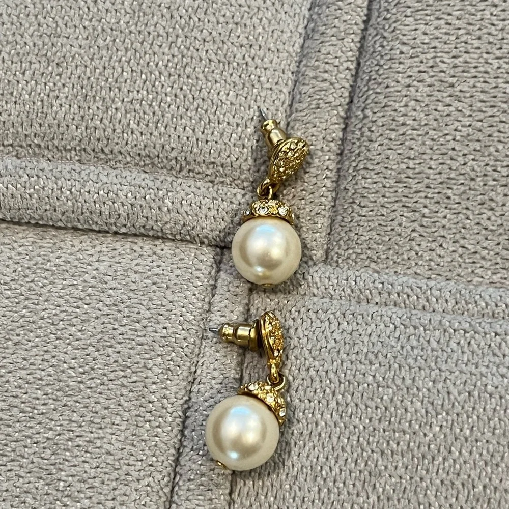 Dressy pearl drop earrings - Picture 2 of 4